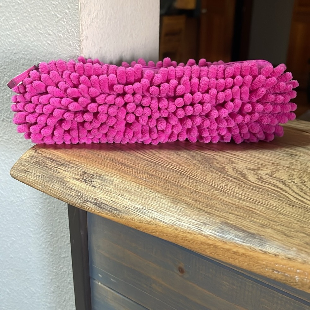 Yoobi Pink Soft Long Cosmetic Case
